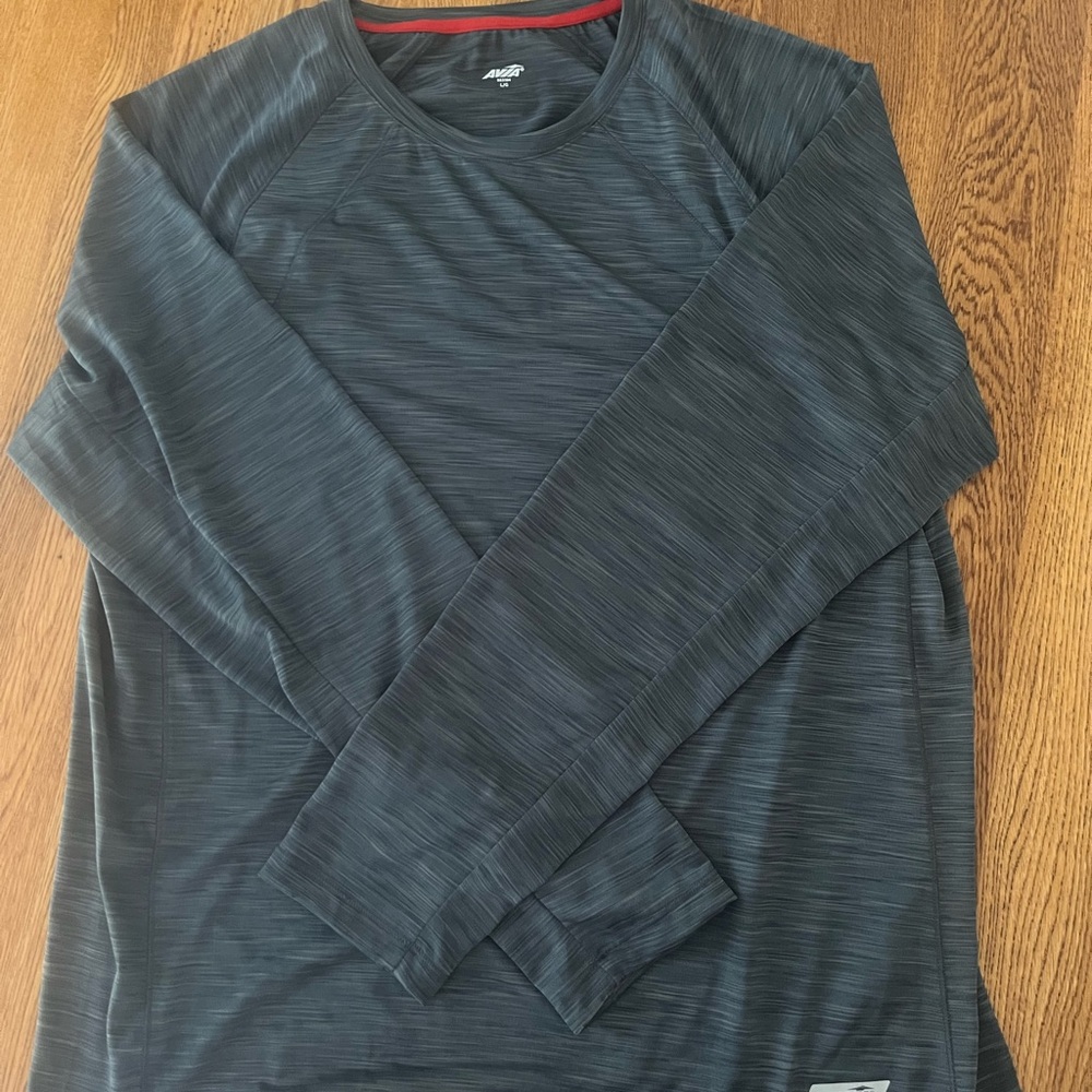 Avia long sleeve shirt